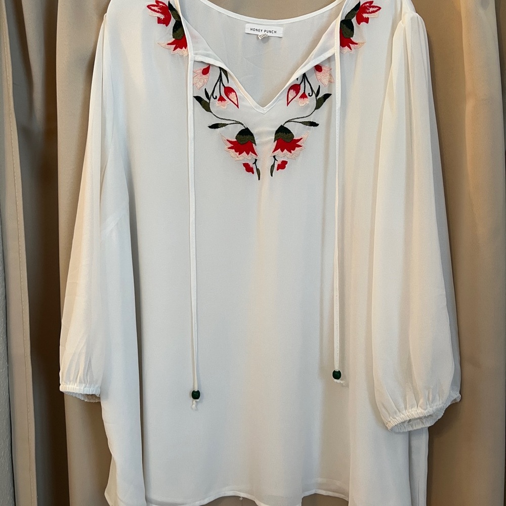 Honey Punch White Embroidered Women's Top